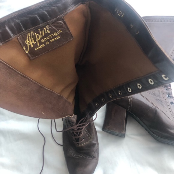 Victorian Style Alpine Dark Brown Leather Lace-Up Boots - Picture 8 of 13